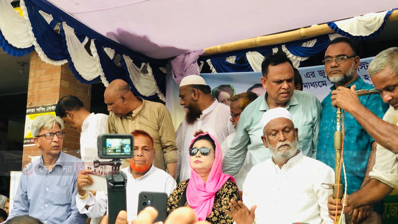 চকরিয়ার মাঠি সালাহউদ্দিন আহমেদ এর ঘাঁটি। চকরিয়ার মাঠি উপজেলা বিএনপির আহবায়ক আলহাজ্ব  এনামুল হক  এর ঘাঁটি 