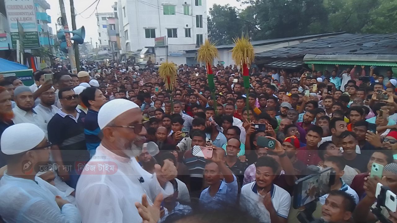 দিনাজপুরের চিরিরবন্দরে গণ মিছিল ও বিজয় সমাবেশ অনুষ্ঠিত 