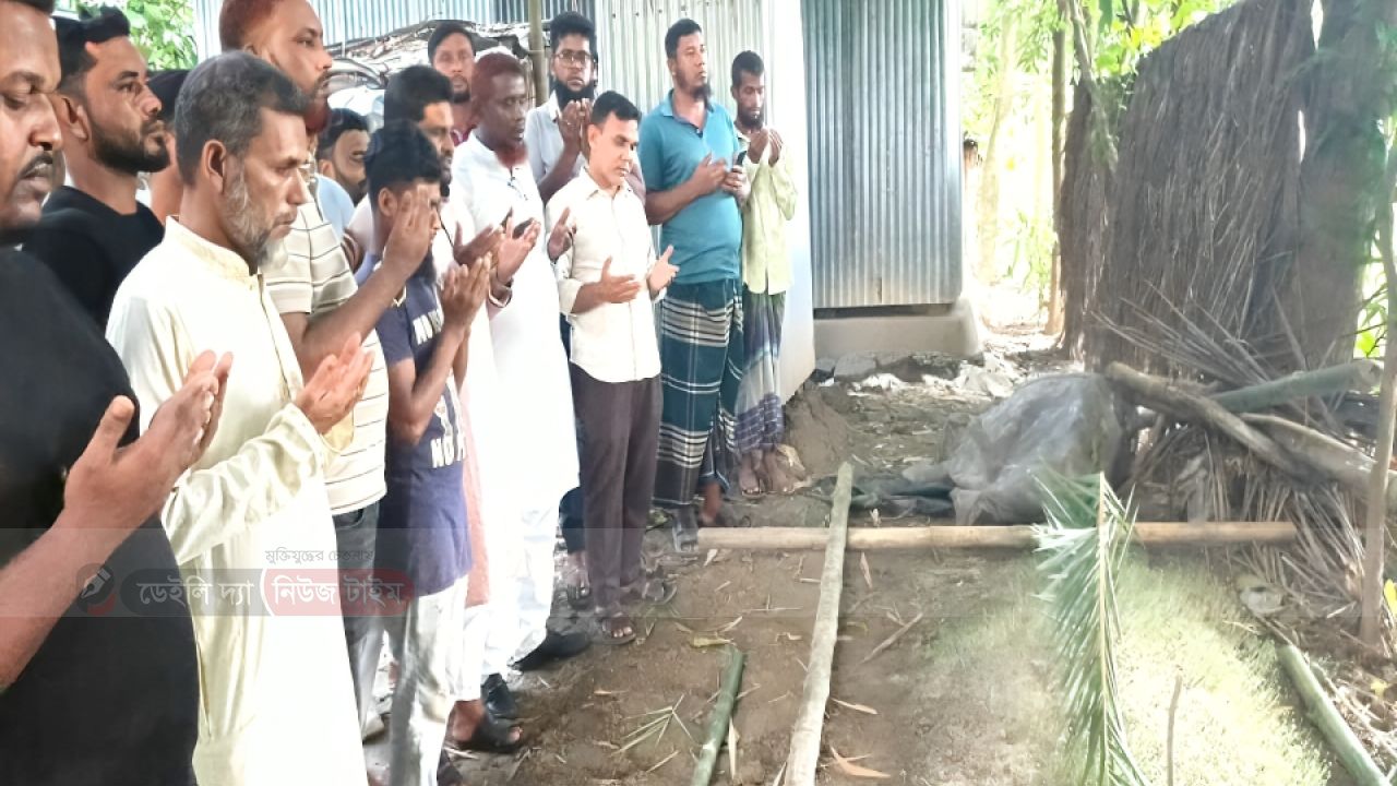 সালথায় সড়ক দুর্ঘটনায় নিহত হুসাইন মল্লিকের পরিবারের পাশে উপজেলা যুবদলের নেতাকর্মীরা 