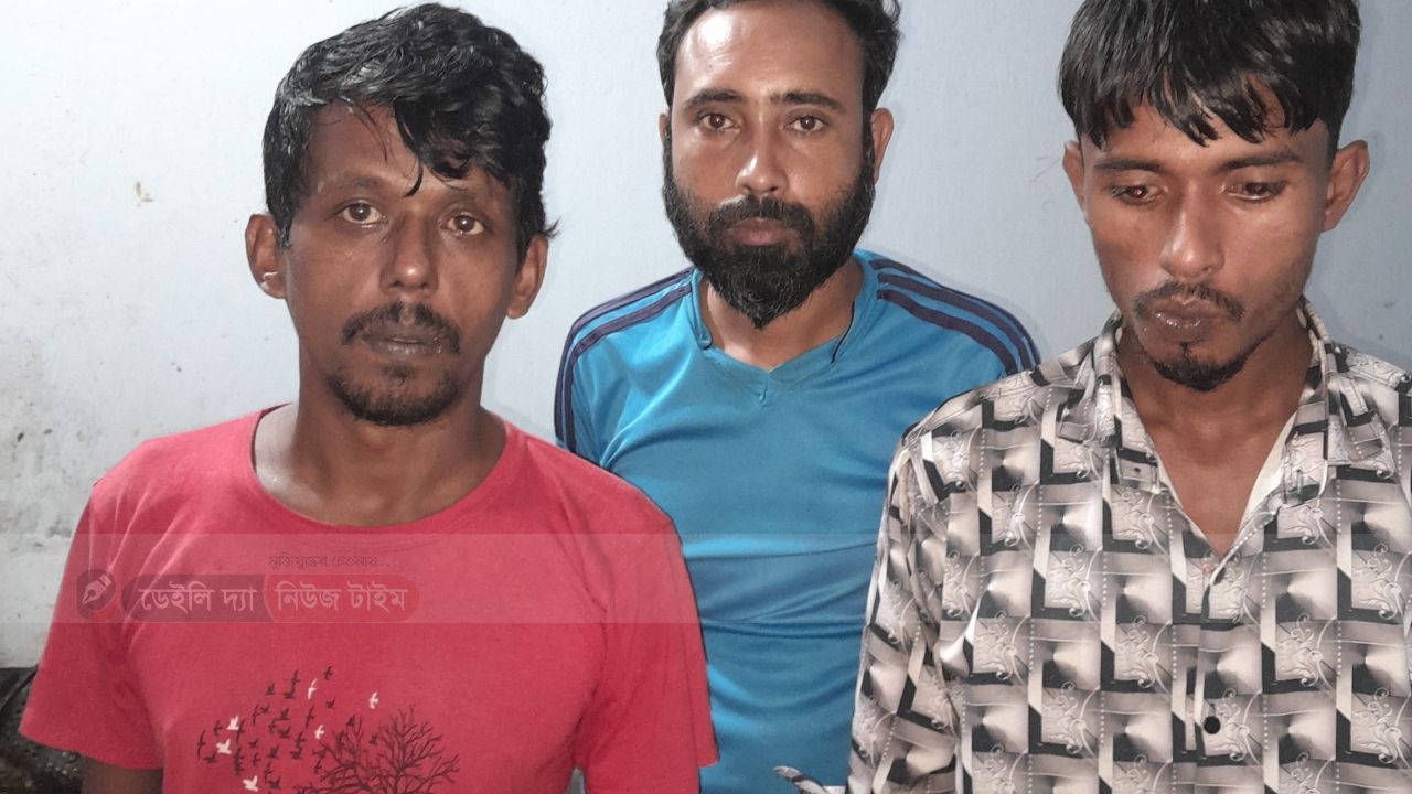 ঘোড়াঘাটে ট্যাপেন্টাডল ট্যাবলেটসহ ৩ মাদক কারবারী আটক