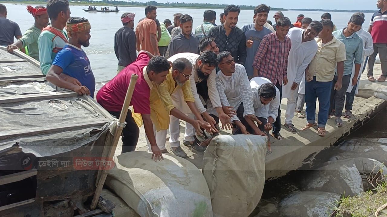 কুড়িগ্রামে নিজ উদ্যোগে এনসিপির নদী ভাঙন রোধের চেষ্টা 