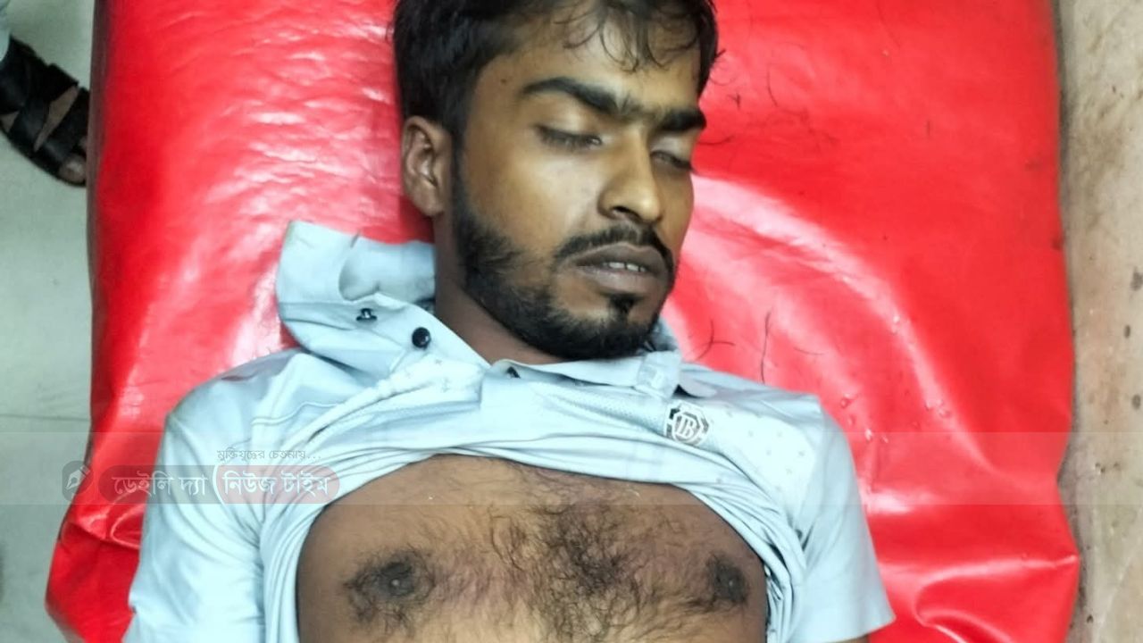 পটুয়াখালীর দশমিনা সড়ক দুর্ঘটনায় অটোরিকসা উল্টে চালক নিহত