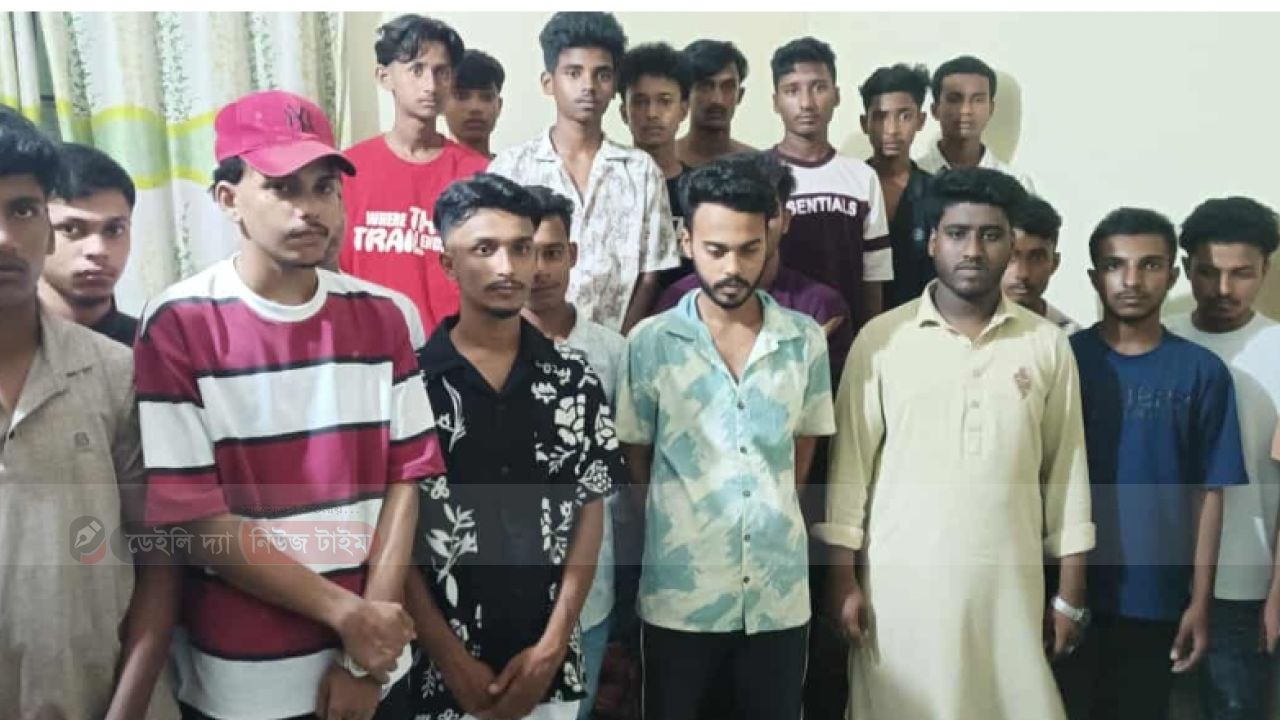 কুমিল্লায় কিশোর গ্যাংয়ের ২১ সদস্য গ্রেফতার, হাতুড়ি-ছুরিসহ বিভিন্ন সরঞ্জাম উদ্ধার