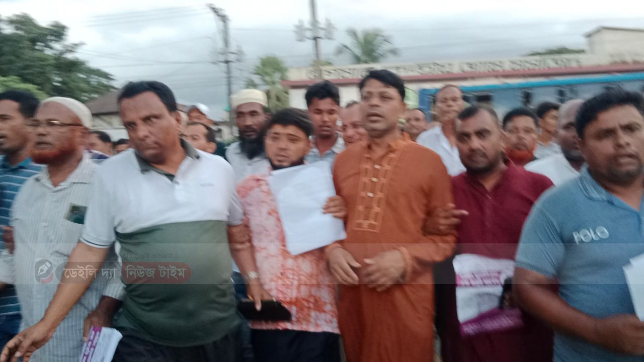 কুমিল্লার- ১২ টি সংসদীয় আসন,সাবেক ২৫৬ কুমিল্লা-০৯ এলাকা পুনরুদ্ধার অথবা বৃহত্তর সদর দক্ষিণ ও সদরের সমন্বয়ে স্বতন্ত্র আসনের দাবিতে বিক্ষোভ মিছিল লিফলেট বিতরণ,