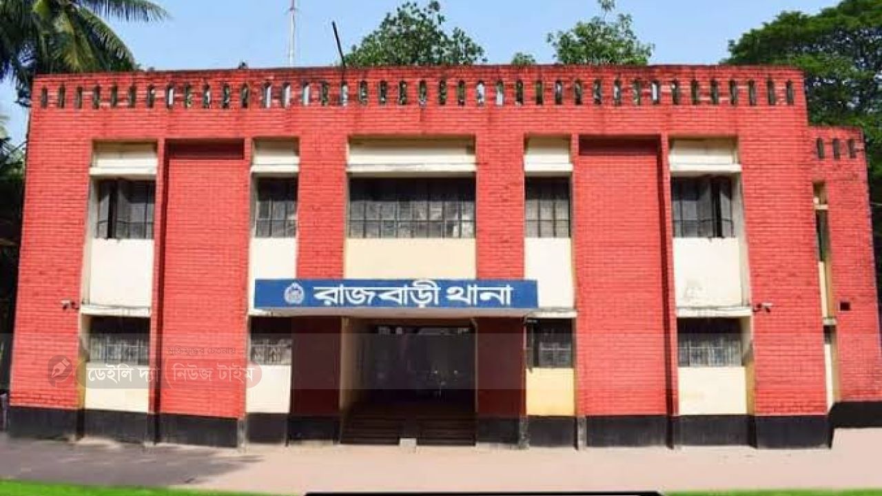 মিথ্যা অপবাদ দিয়ে টাকা আদায়, অভিযুক্ত বললেন &lsquo;মিষ্টি খেতে