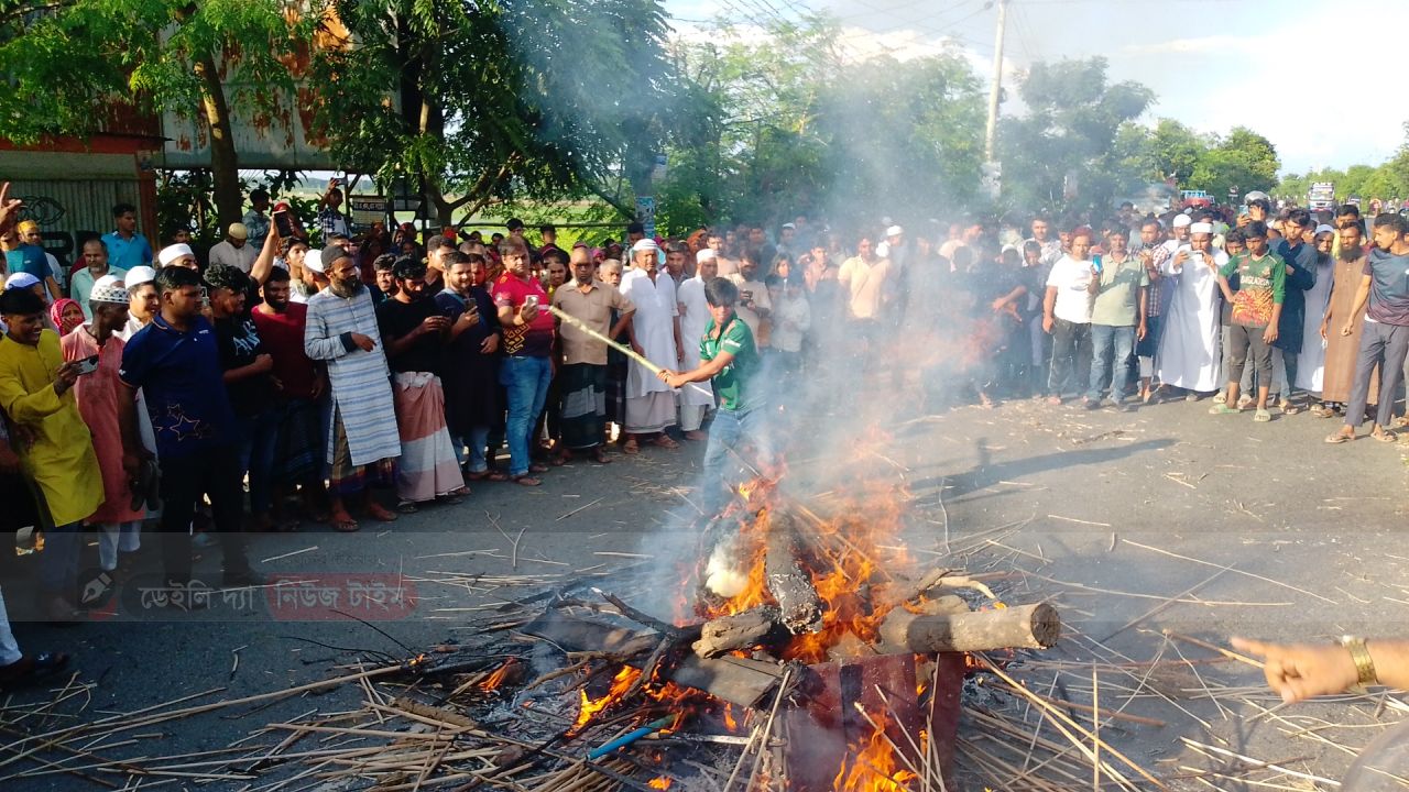 নূরা পাগলার দরবারের ঘটনায় পুলিশ মামলা ৩৫০০ জন