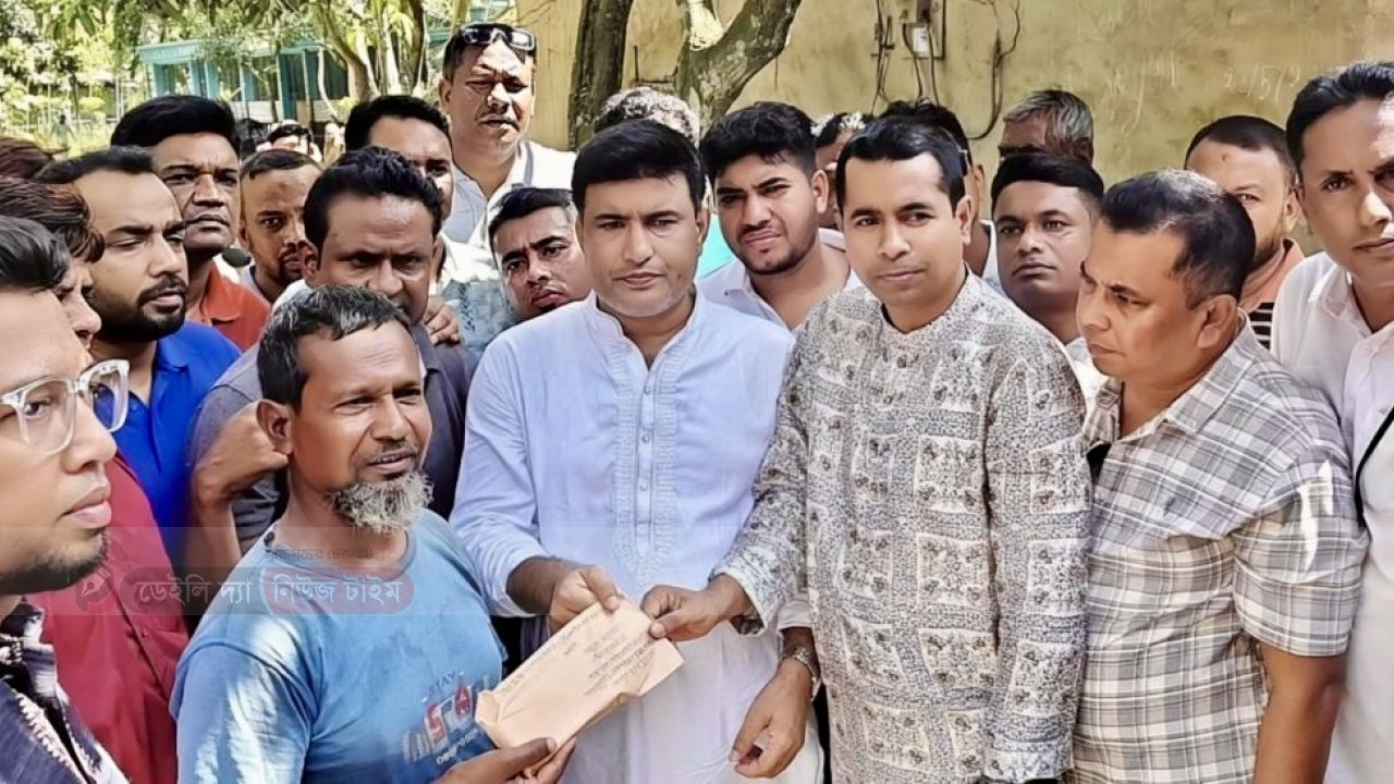 তারেক রহমানের মানবিক উদ্যোগে ক্যান্সার ও হৃদরোগে আক্রান্ত রোগীদের চিকিৎসা সহায়তা পৌঁছে দিল যুবদল