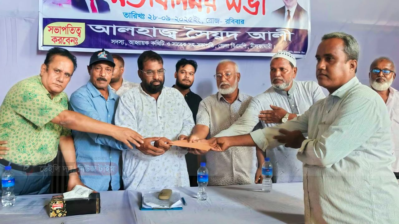 নীলফামারীর জলঢাকায় ১৮৩ টি পুজামন্ডপে বিএনপি'র সম্ভাব্য এমপি (নীলফামারী-৩) প্রার্থী সৈয়দ আলীর আর্থিক অনুদান।