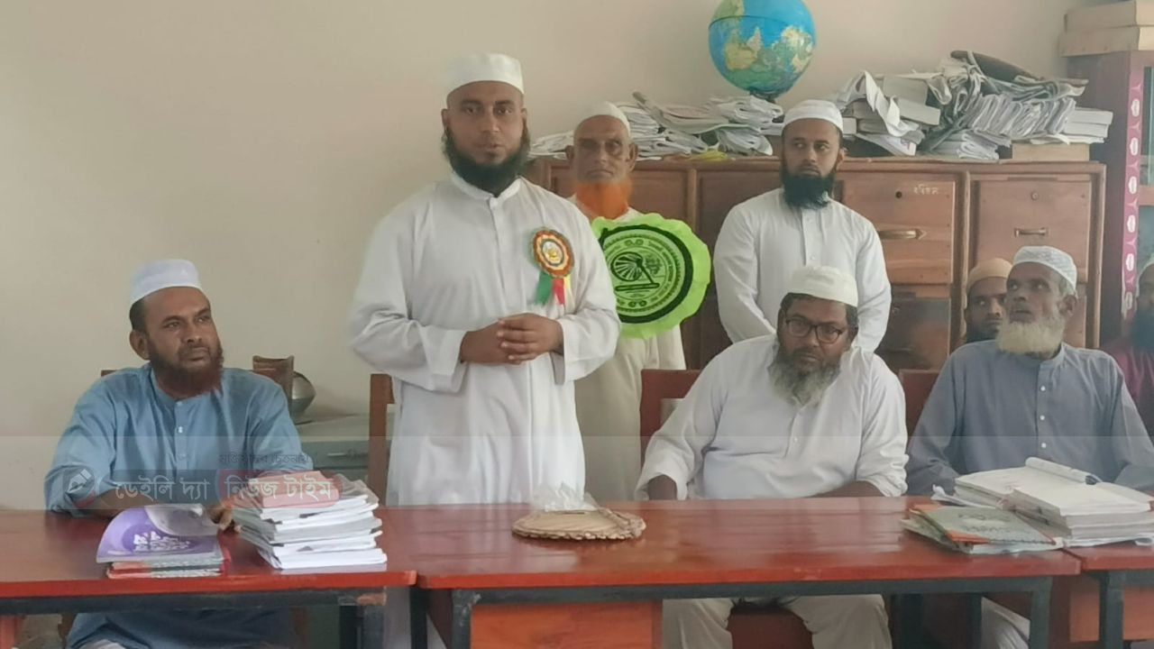 যশোরে বাগারপাড়ায় হাতপাখা প্রতীক প্রার্থী এ্যাডভোকেট মাওলানা বাইজিদ হোসেনের শিক্ষা প্রতিষ্ঠান পরিদর্শন