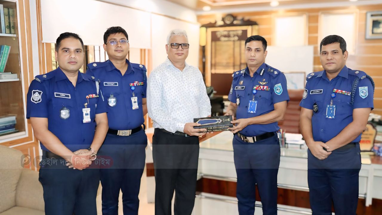 জনাব মোঃ মোখলেসুর রহমান,  পুলিশ পরিদর্শক (নিরস্ত্র), ডিআইও-১,ডিএসবি (সহকারী পুলিশ সুপার পদে পদোন্নতি প্রাপ্ত),নীলফামারীর  মহোদয়ের  বদলি জনিত বিদায় সংবর্ধনা প্রদান
