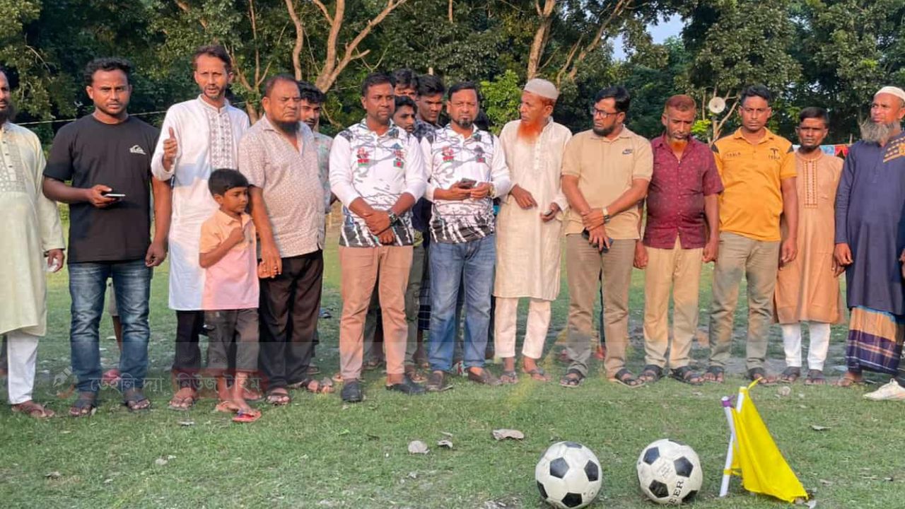 সালথায় আরাফাত রহমান কোকো স্মৃতি ফুটবল টুর্নামেন্টের উদ্বোধন 
