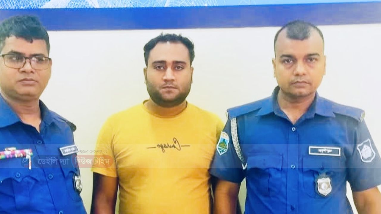 বগুড়ায় স্বেচ্ছাসেবক লীগ নেতা মোস্তফা গ্রেফতার