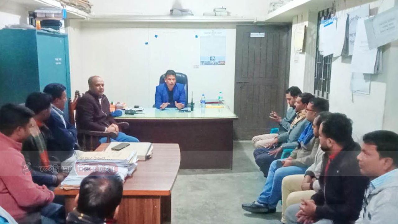 সালথায় নবাগত ওসির সাথে সাংবাদিকদের মতবিনিময়