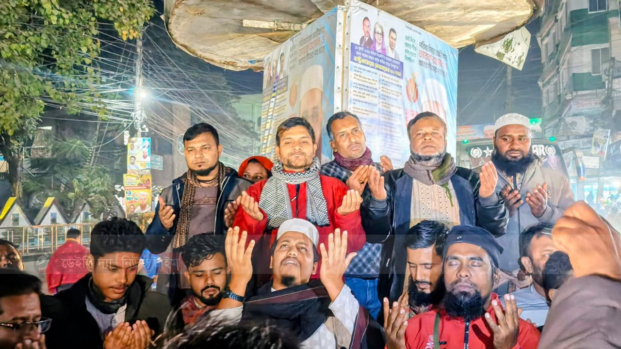 হাদির গুলিবিদ্ধের ঘটনায় কুড়িগ্রামে বিক্ষোভ 