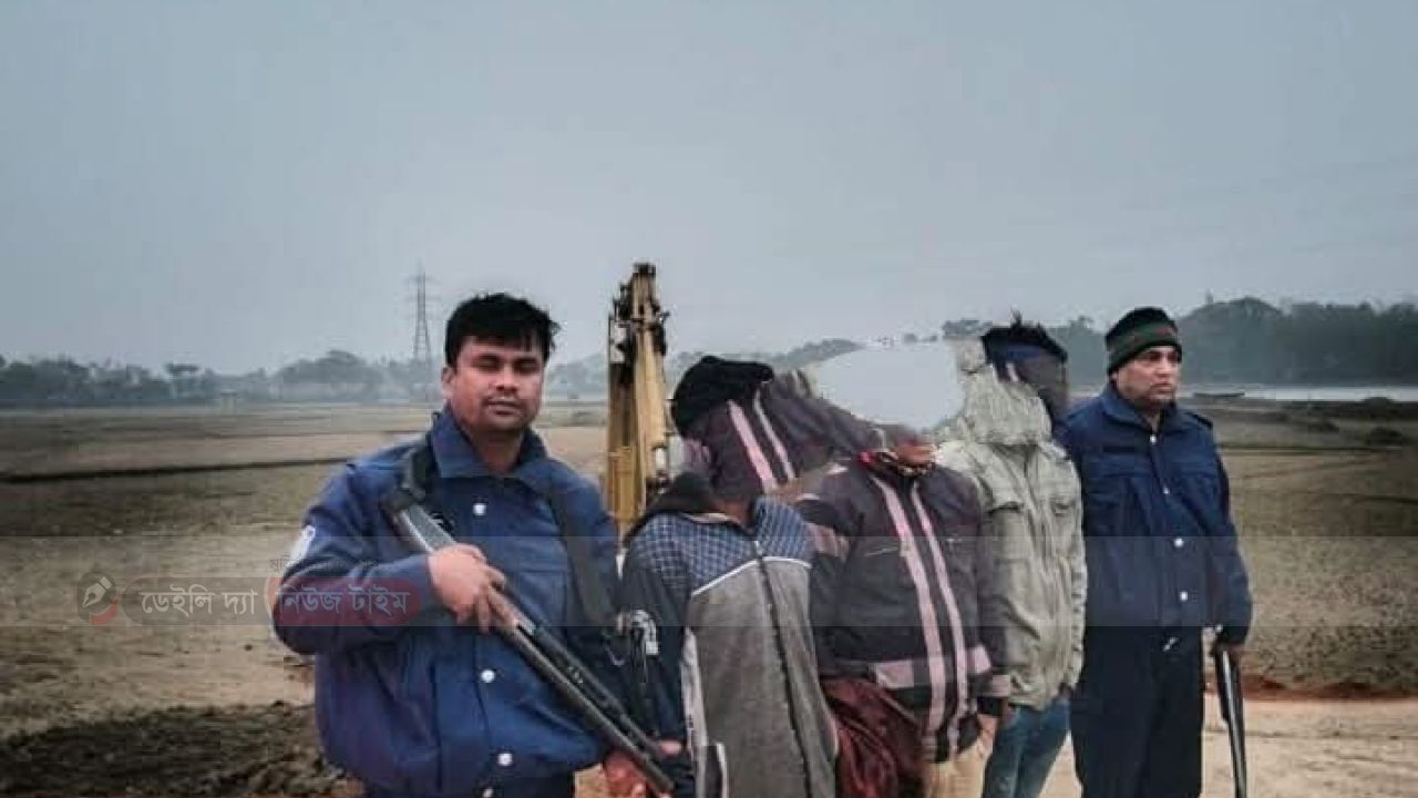 গাজীপুর, কাপাসিয়ায়, অবৈধ মাটি উত্তোলনের বিরুদ্ধে প্রশাসনের কঠোর অভিযান।