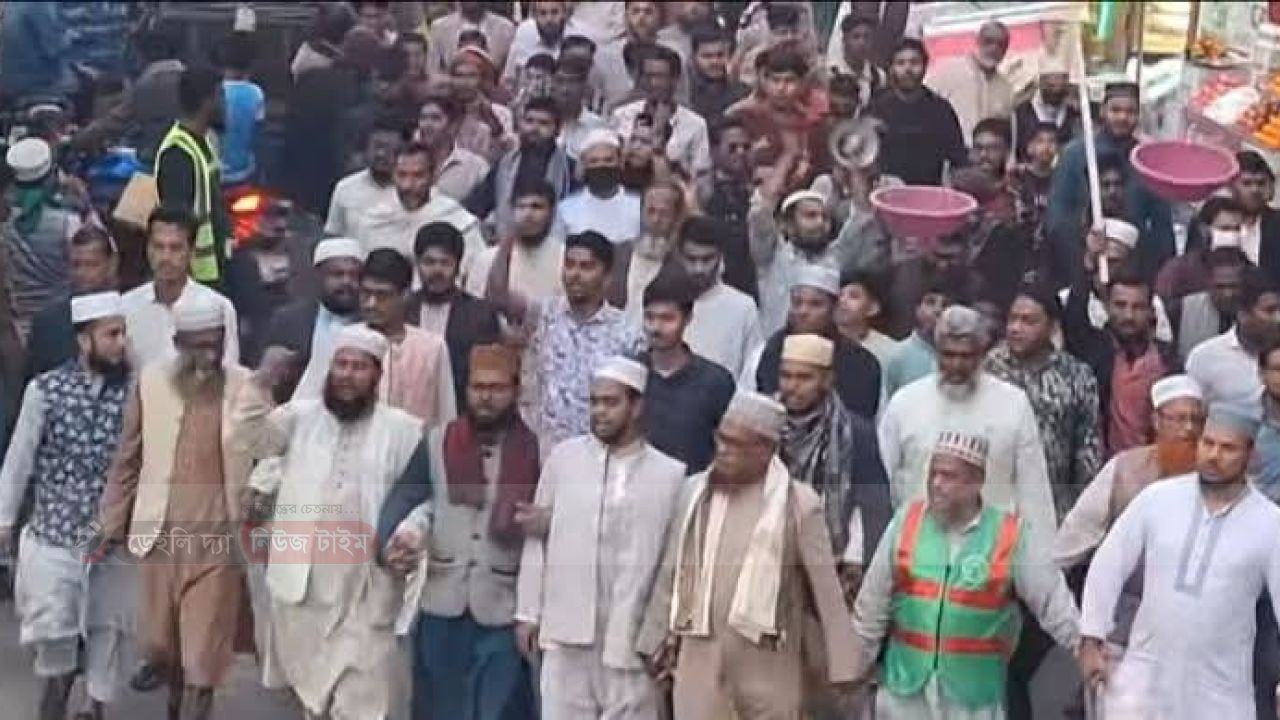 বসুরহাটে জামায়াত প্রার্থীর পক্ষে উৎসবমুখর বিশাল মিছিল