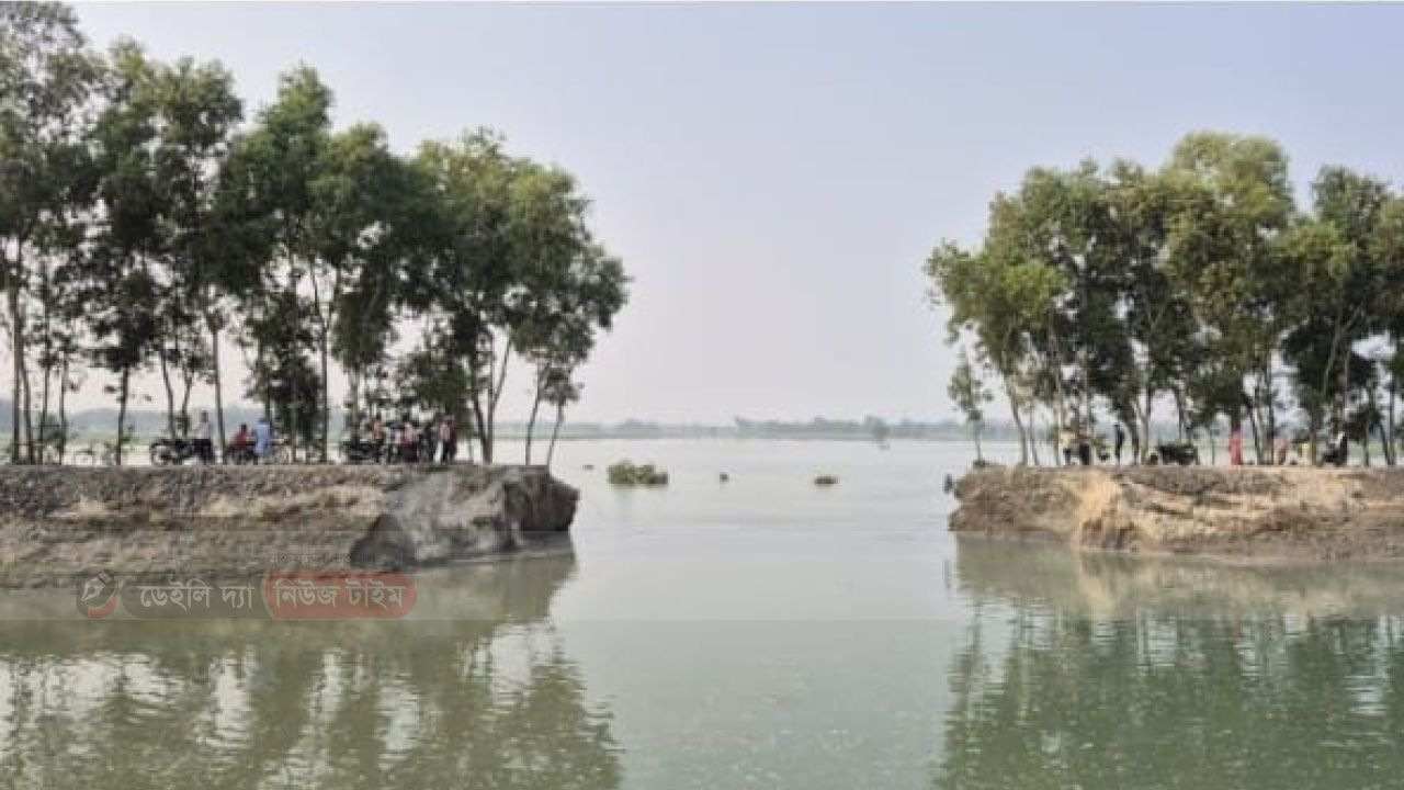 নীলফামারীতে তিস্তা সেচ ক্যানেলের বাঁধ ভেঙ্গে শতাধিক একর ফসলি জমি তলিয়ে গেছে