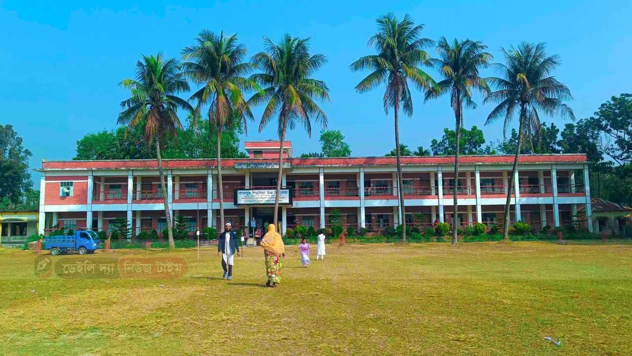 ত্রয়োদশ জাতীয় সংসদ নির্বাচনে চলছে ভোটগ্রহন।