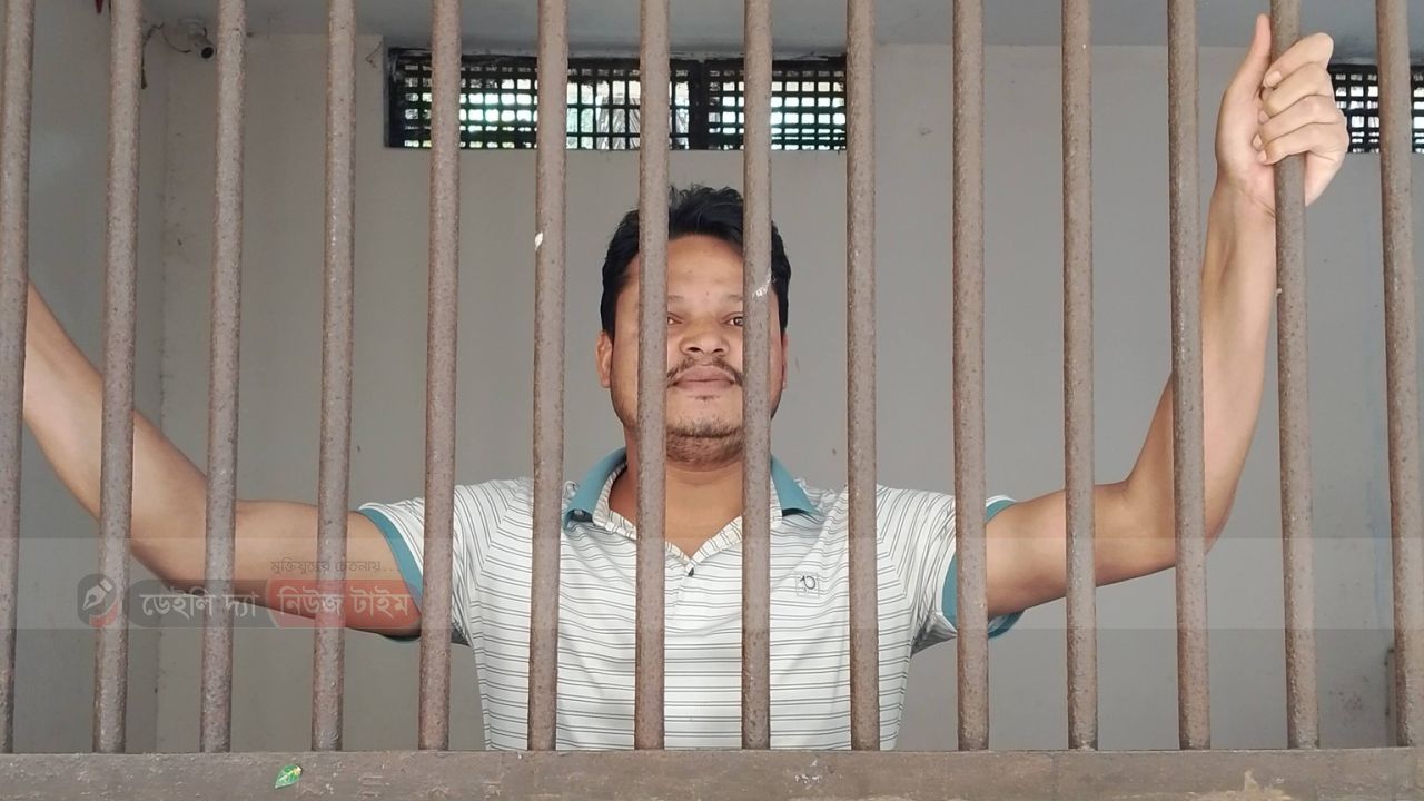 সালথায় স্বেচ্ছাসেবক লীগ সভাপতি গ্রেপ্তার