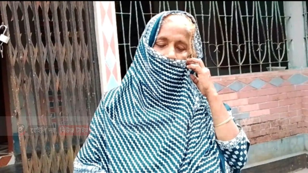 কাপাসিয়ায় বিদ্যুৎ ট্রান্সমিটার নিয়ে উত্তেজনা চরমে! ইউপি মেম্বারের মাকে হুমকির অভিযোগ, সংযোগে বাধা&mdash;তোলপাড় পুরো এলাকা।