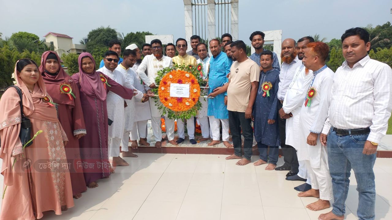 সালথায় মহান স্বাধীনতা দিবসে শহীদ মিনারে বিএনপির শ্রদ্ধা