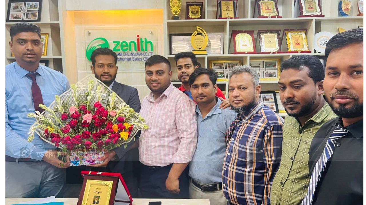 জেনিথ ইসলামি লাইফ ইন্স্যুরেন্স বসুরহাট অফিসের সিনিয়র আইটি অফিসার গিয়াস উদ্দিন রনির বিদায় সংবর্ধনা