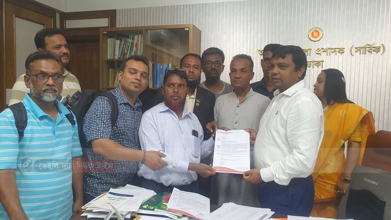 জাতীয় গণমাধ্যম সপ্তাহের রাষ্ট্রীয় স্বীকৃতির দাবিতে দেশব্যাপী প্রধানমন্ত্রীর বরাবরে স্মারকলিপি প্রদান