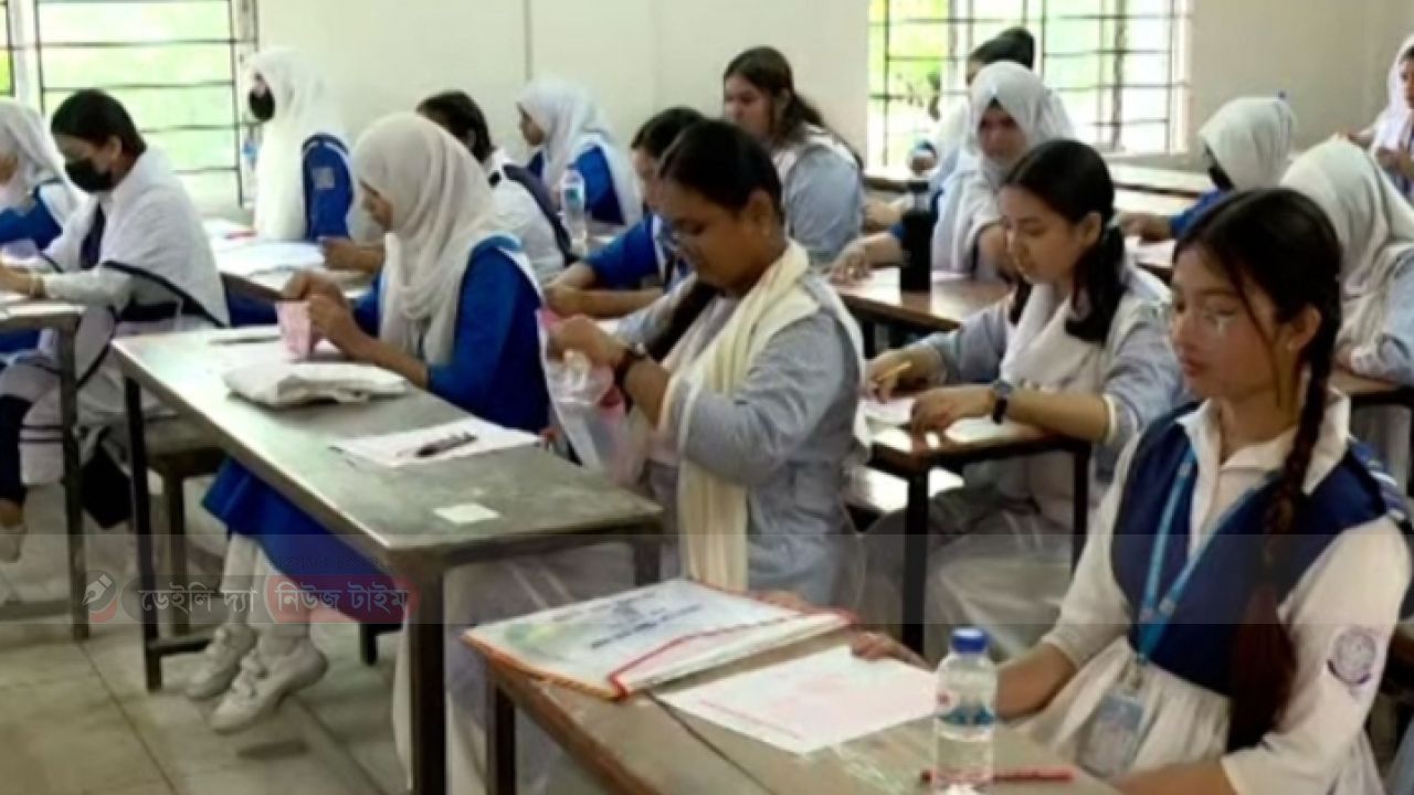 শুরু হলো এসএসসি ও সমমানের পরিক্ষা 