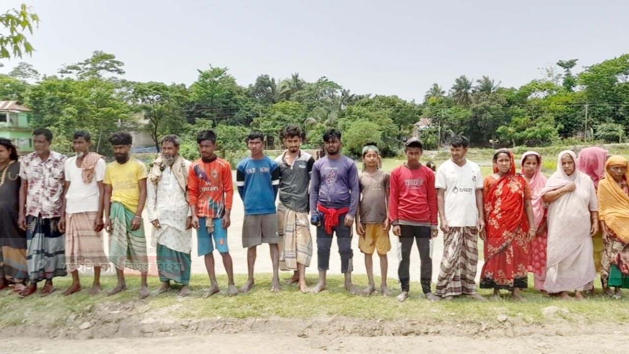 শান্তিগঞ্জে প্রতিবন্ধী কৃষকের ধান কেটে নেওয়া ও হামলার ঘটনায় মানববন্ধন