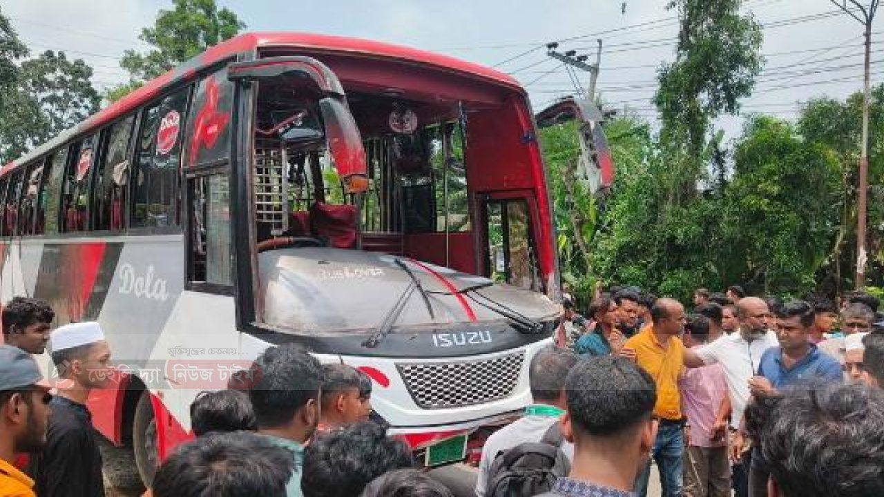 ঈদের দিন গোপালগঞ্জের সড়কে ঝরে গেলো ৫ প্রাণ