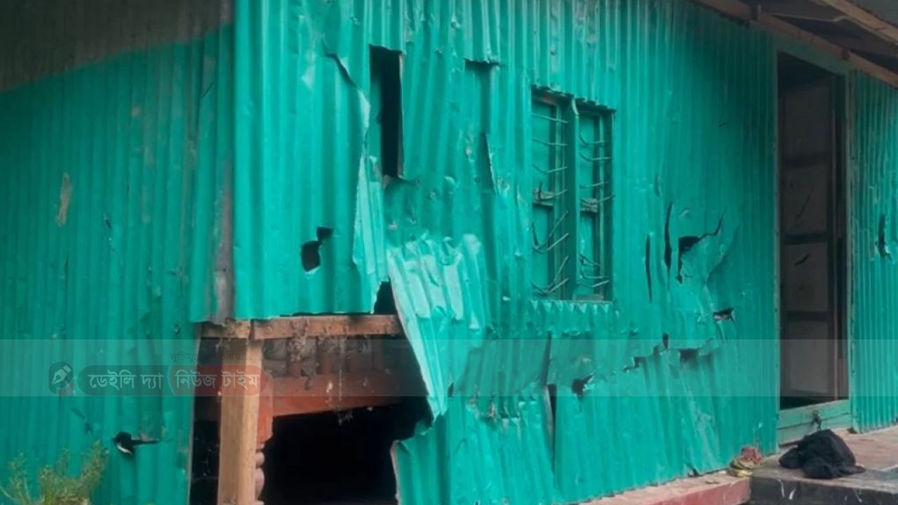 সালথায় সংঘর্ষে আহত ২০, বাড়িঘরে ব্যাপক ভাঙচুর-লুটপাট